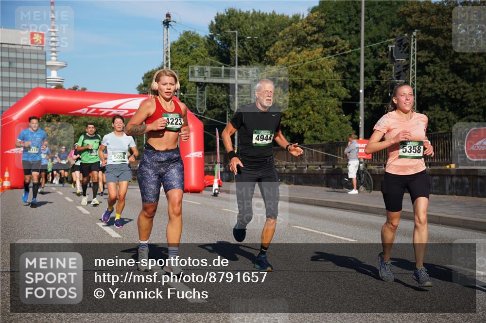07.09.2025 - BARMER Alsterlauf Yannick Fuchs http://msf.ph/oto/8791657 07.09.2025 09:44:00 Laufen 6710, 5858, 4223, 4944, 5358 meine-sportfotos.de