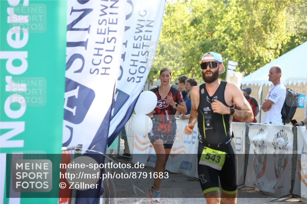 07.09.2025 - 19. Norderstedt Triathlon Zöllner http://msf.ph/oto/8791683 07.09.2025 16:33:16 Ziel 438, 543 meine-sportfotos.de