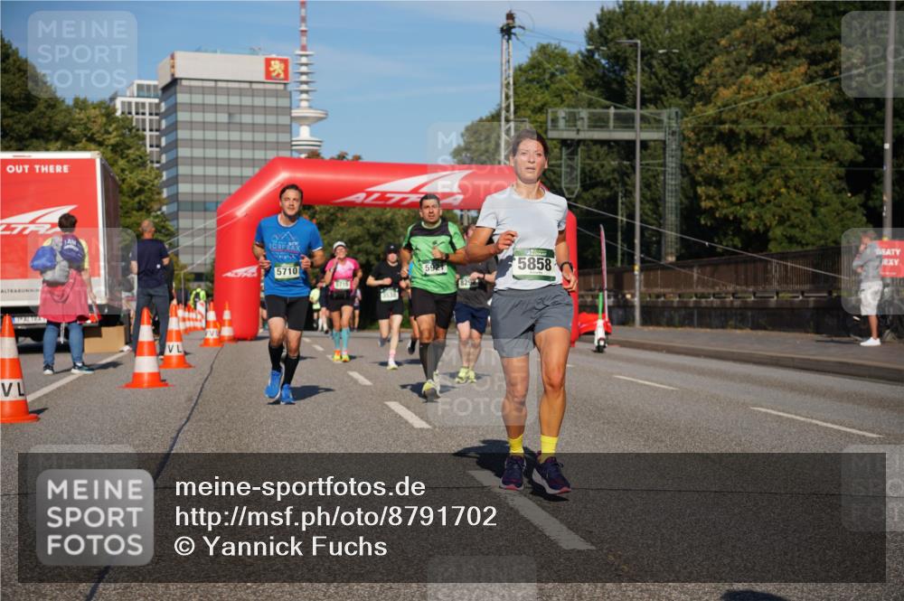 07.09.2025 - BARMER Alsterlauf Yannick Fuchs http://msf.ph/oto/8791702 07.09.2025 09:44:02 Laufen 5710, 5715, 5921, 829, 5858 meine-sportfotos.de