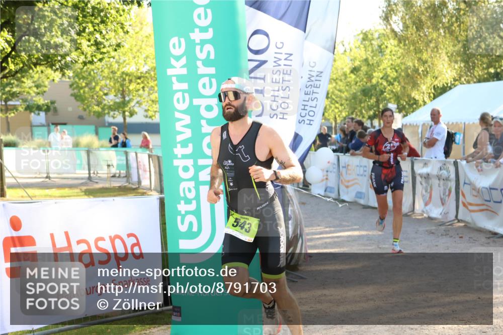 07.09.2025 - 19. Norderstedt Triathlon Zöllner http://msf.ph/oto/8791703 07.09.2025 16:33:17 Ziel 438, 543 meine-sportfotos.de