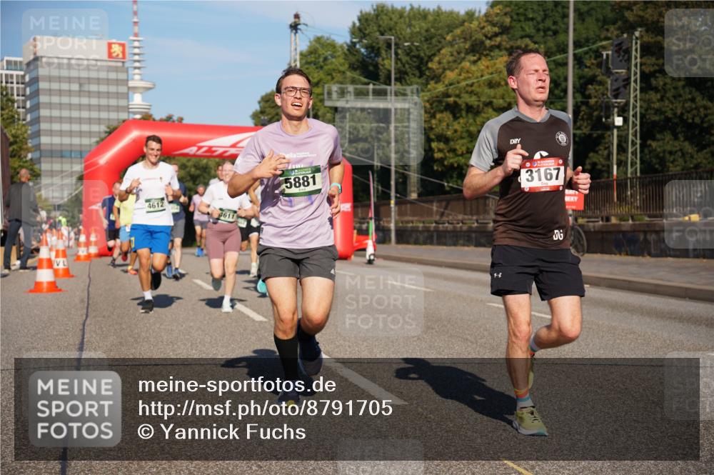 07.09.2025 - BARMER Alsterlauf Yannick Fuchs http://msf.ph/oto/8791705 07.09.2025 09:41:57 Laufen 4612, 4611, 5881, 00, 3167, 3 meine-sportfotos.de