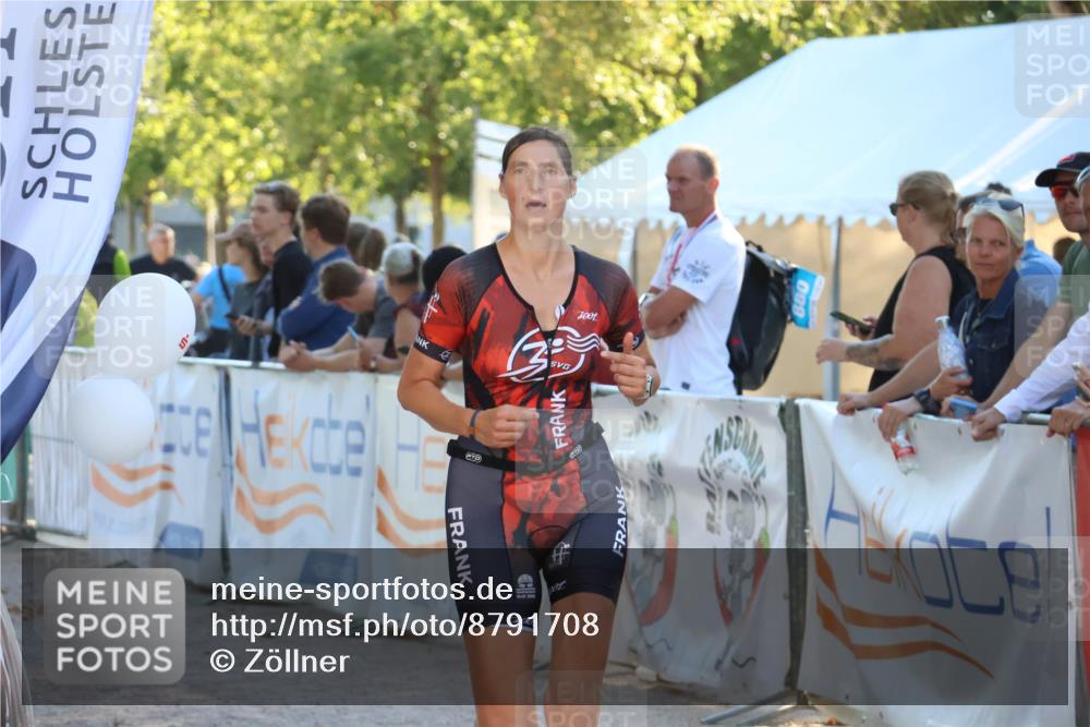 07.09.2025 - 19. Norderstedt Triathlon Zöllner http://msf.ph/oto/8791708 07.09.2025 16:33:18 Ziel 438, 543 meine-sportfotos.de