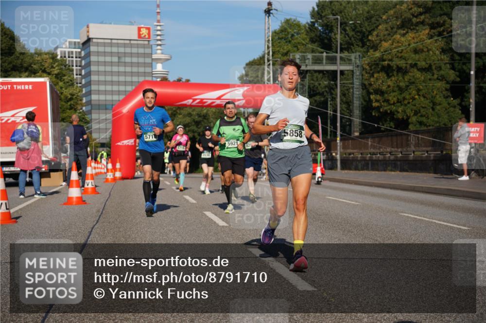 07.09.2025 - BARMER Alsterlauf Yannick Fuchs http://msf.ph/oto/8791710 07.09.2025 09:44:02 Laufen 5710, 5715, 5858, 5921, 3538 meine-sportfotos.de