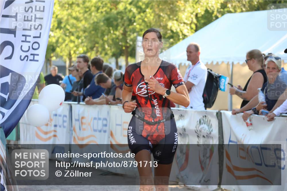 07.09.2025 - 19. Norderstedt Triathlon Zöllner http://msf.ph/oto/8791713 07.09.2025 16:33:18 Ziel 438, 543 meine-sportfotos.de