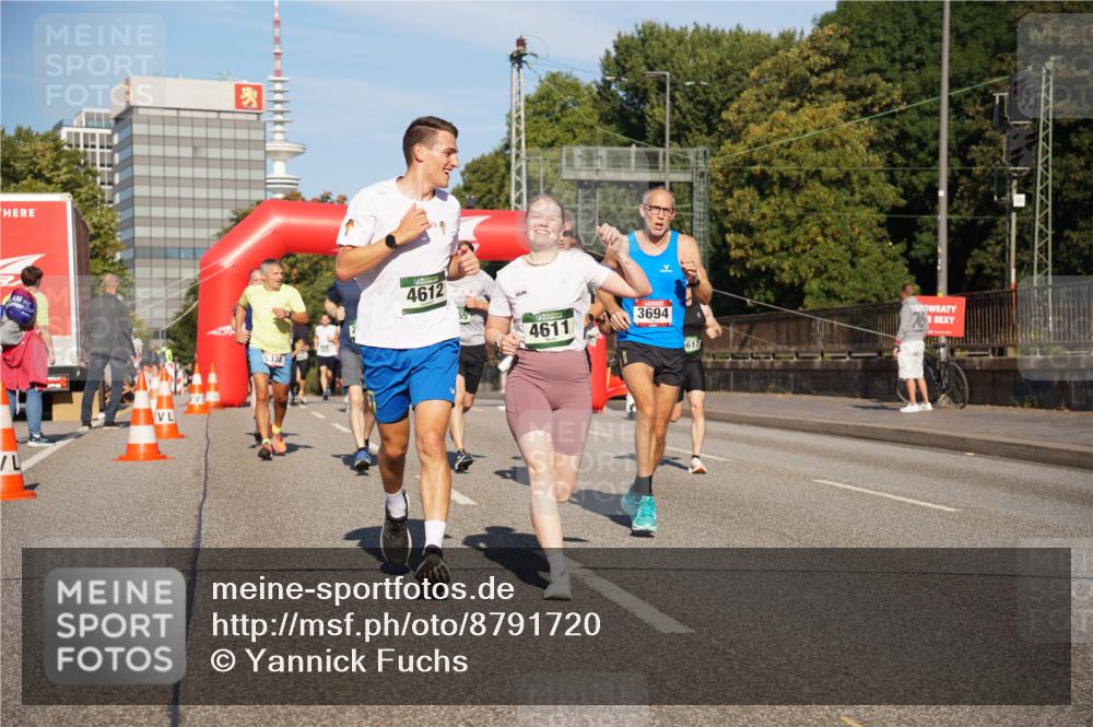 07.09.2025 - BARMER Alsterlauf Yannick Fuchs http://msf.ph/oto/8791720 07.09.2025 09:41:58 Laufen 4612, 4611, 3694, 617 meine-sportfotos.de