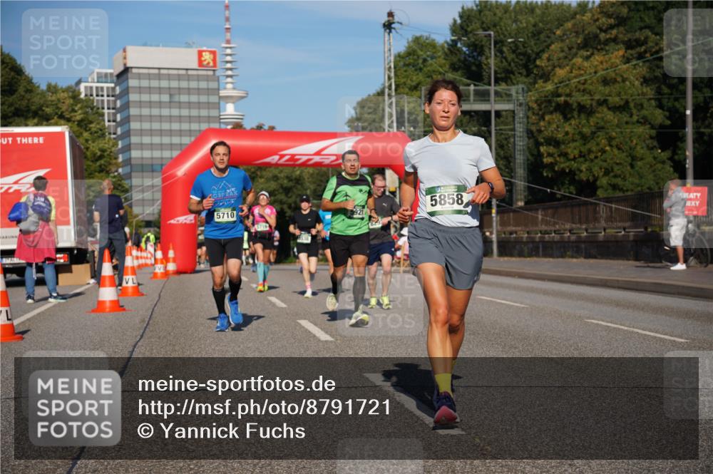 07.09.2025 - BARMER Alsterlauf Yannick Fuchs http://msf.ph/oto/8791721 07.09.2025 09:44:02 Laufen 5710, 5715, 5921, 5858 meine-sportfotos.de