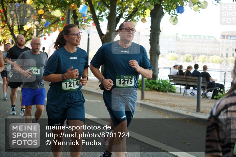07.09.2025 - BARMER Alsterlauf Yannick Fuchs http://msf.ph/oto/8791724 07.09.2025 11:38:55 Laufen 44, 1214, 36, 1215 meine-sportfotos.de
