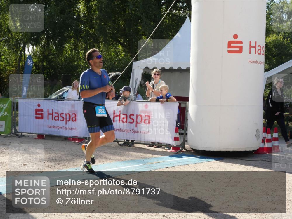 07.09.2025 - 19. Norderstedt Triathlon Zöllner http://msf.ph/oto/8791737 07.09.2025 16:03:28 Ziel 382 meine-sportfotos.de