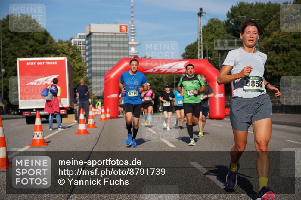 07.09.2025 - BARMER Alsterlauf Yannick Fuchs http://msf.ph/oto/8791739 07.09.2025 09:44:03 Laufen 5710, 59, 36, 5858 meine-sportfotos.de