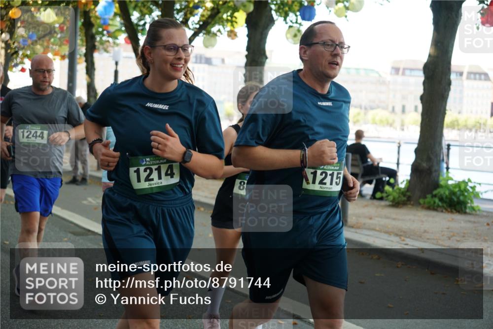 07.09.2025 - BARMER Alsterlauf Yannick Fuchs http://msf.ph/oto/8791744 07.09.2025 11:38:55 Laufen 1244, 36, 1214, 8, 1215 meine-sportfotos.de