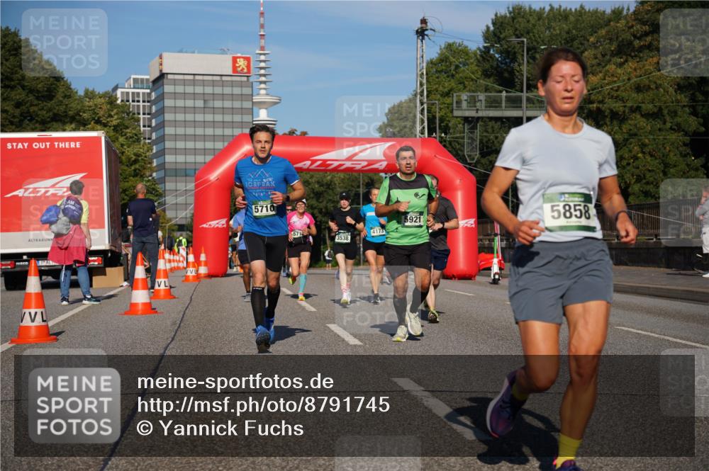 07.09.2025 - BARMER Alsterlauf Yannick Fuchs http://msf.ph/oto/8791745 07.09.2025 09:44:03 Laufen 5710, 5921, 5858, 5715, 4173, 3538 meine-sportfotos.de