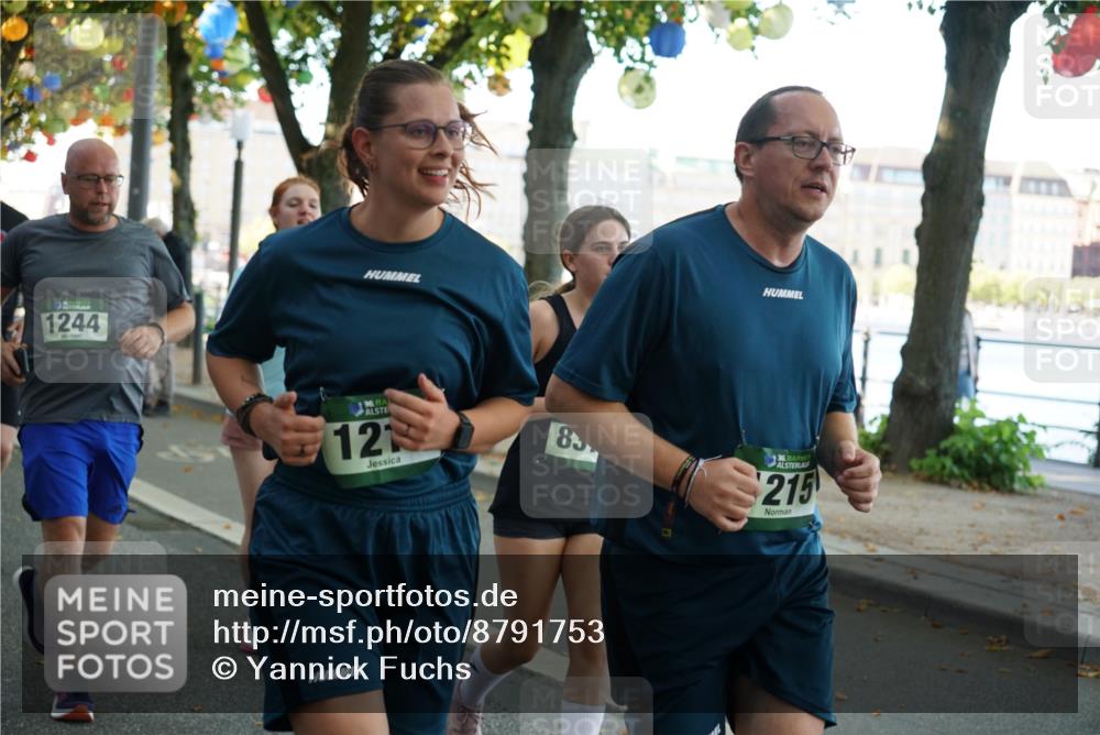 07.09.2025 - BARMER Alsterlauf Yannick Fuchs http://msf.ph/oto/8791753 07.09.2025 11:38:56 Laufen 1244, 136, 121, 85, 36, 215 meine-sportfotos.de