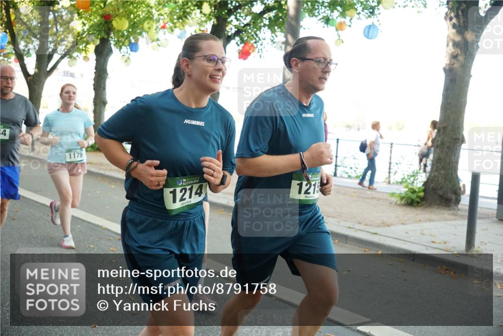 07.09.2025 - BARMER Alsterlauf Yannick Fuchs http://msf.ph/oto/8791758 07.09.2025 11:38:56 Laufen 4, 1179, 36, 1214, 121 meine-sportfotos.de