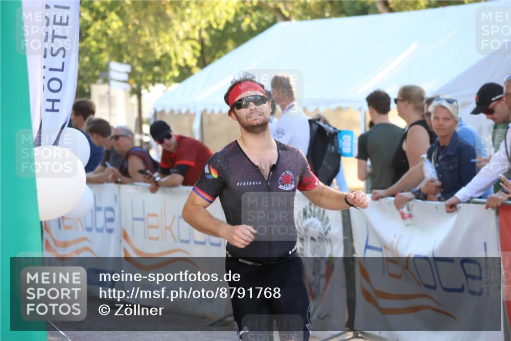 07.09.2025 - 19. Norderstedt Triathlon Zöllner http://msf.ph/oto/8791768 07.09.2025 16:33:46 Ziel 488, 518 meine-sportfotos.de