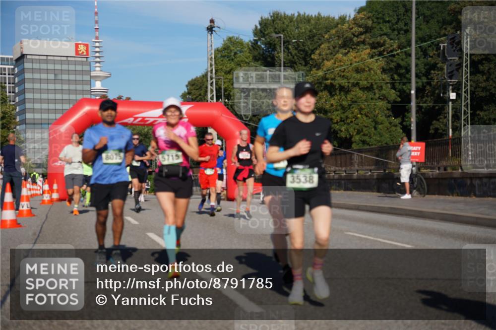 07.09.2025 - BARMER Alsterlauf Yannick Fuchs http://msf.ph/oto/8791785 07.09.2025 09:44:06 Laufen 8075, 5715, 3538 meine-sportfotos.de