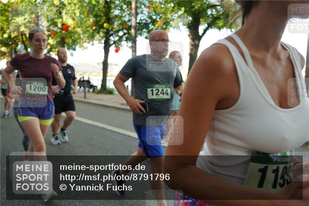 07.09.2025 - BARMER Alsterlauf Yannick Fuchs http://msf.ph/oto/8791796 07.09.2025 11:38:58 Laufen 1200, 1244, 113 meine-sportfotos.de