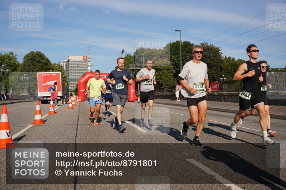 07.09.2025 - BARMER Alsterlauf Yannick Fuchs http://msf.ph/oto/8791801 07.09.2025 09:42:01 Laufen 2855, 2854, 5740, 5338, 3204, 4684, 561 meine-sportfotos.de