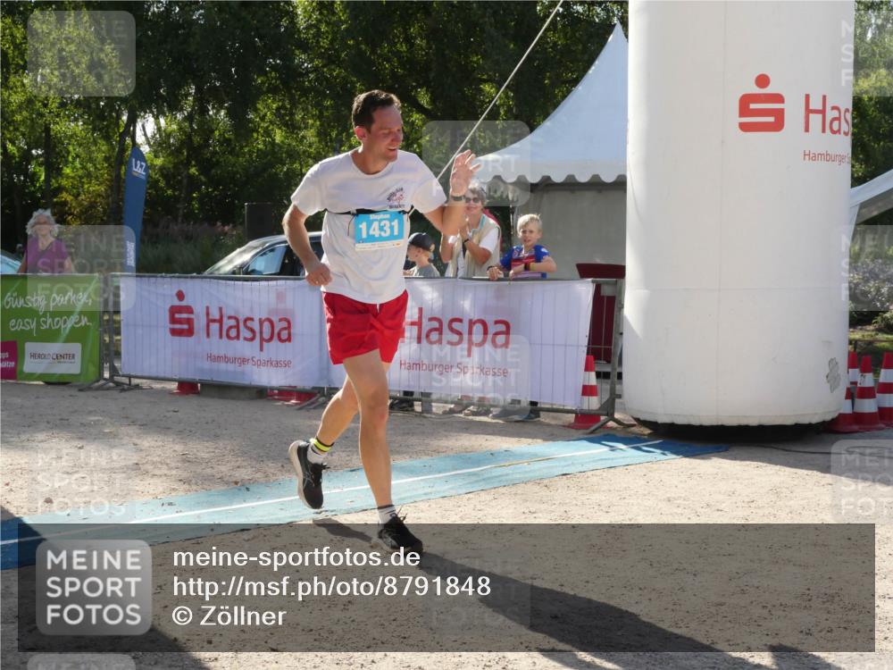 07.09.2025 - 19. Norderstedt Triathlon Zöllner http://msf.ph/oto/8791848 07.09.2025 16:08:57 Ziel 1431 meine-sportfotos.de