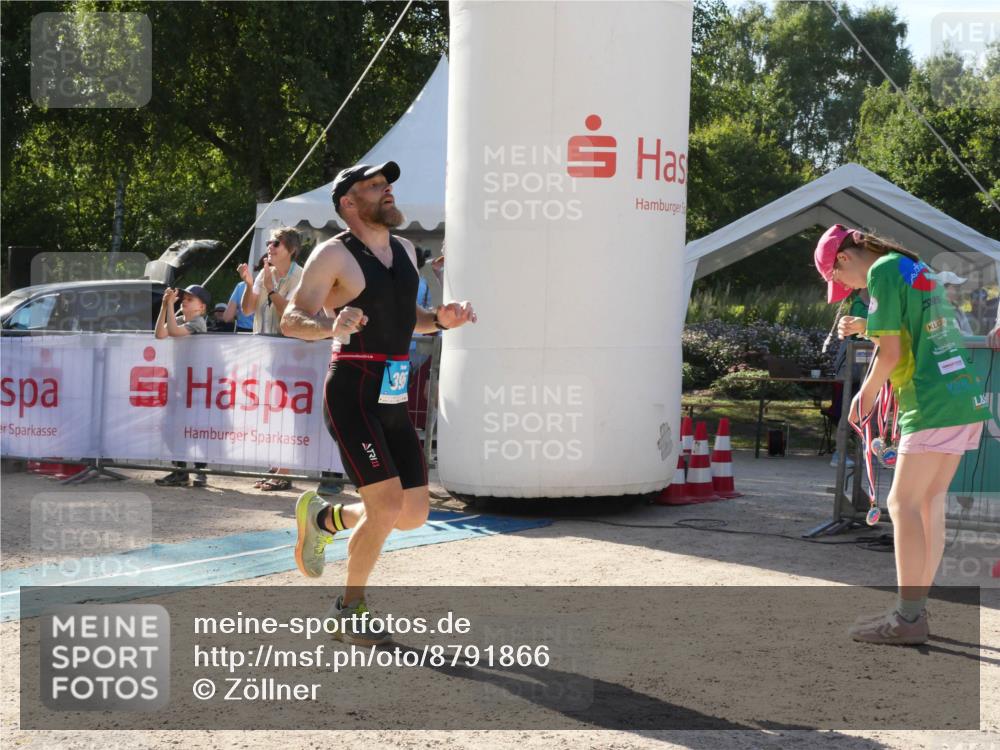 07.09.2025 - 19. Norderstedt Triathlon Zöllner http://msf.ph/oto/8791866 07.09.2025 16:09:25 Ziel 395, 1466 meine-sportfotos.de