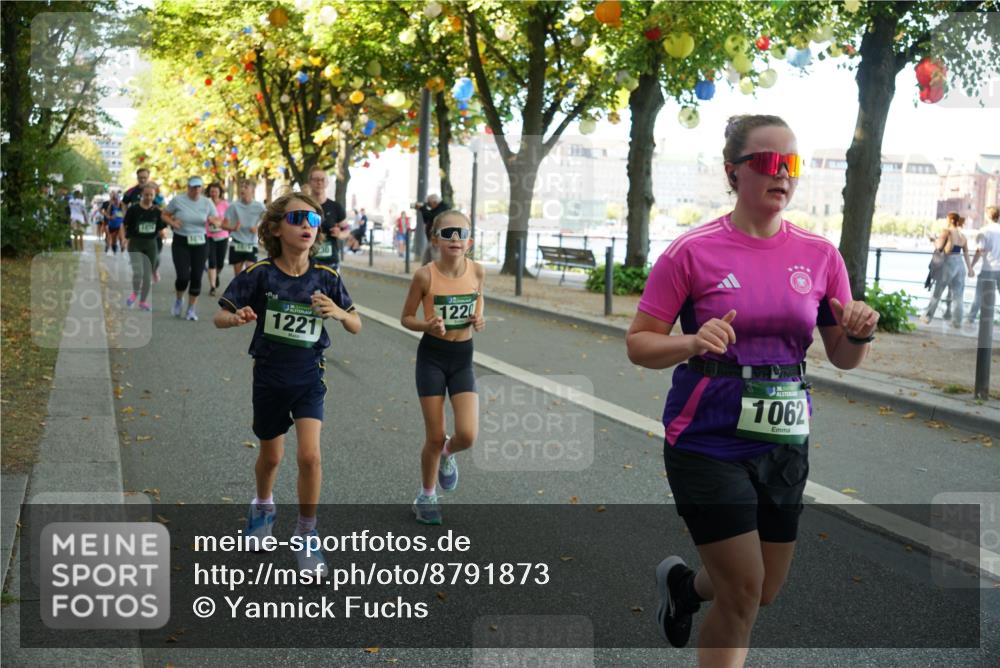 07.09.2025 - BARMER Alsterlauf Yannick Fuchs http://msf.ph/oto/8791873 07.09.2025 11:39:02 Laufen 1074, 3474, 1221, 1220, 136, 1062 meine-sportfotos.de