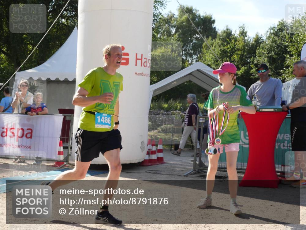 07.09.2025 - 19. Norderstedt Triathlon Zöllner http://msf.ph/oto/8791876 07.09.2025 16:09:26 Ziel 395, 1466 meine-sportfotos.de