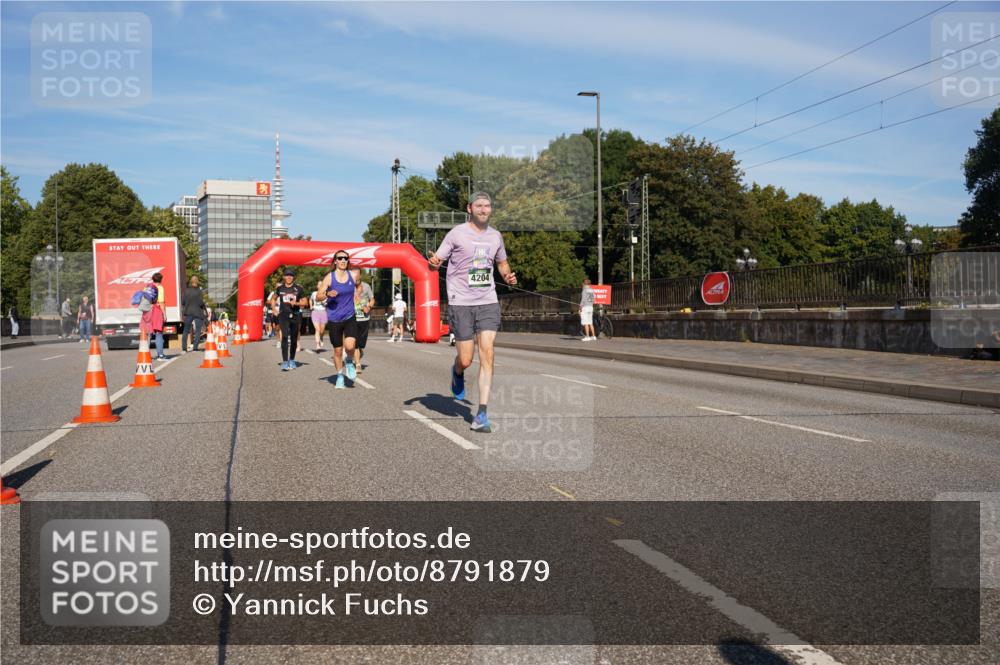 07.09.2025 - BARMER Alsterlauf Yannick Fuchs http://msf.ph/oto/8791879 07.09.2025 09:42:04 Laufen 4204 meine-sportfotos.de