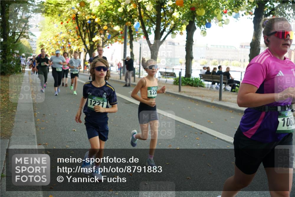 07.09.2025 - BARMER Alsterlauf Yannick Fuchs http://msf.ph/oto/8791883 07.09.2025 11:39:02 Laufen 1221, 122, 106 meine-sportfotos.de