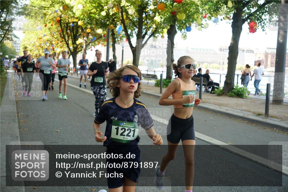 07.09.2025 - BARMER Alsterlauf Yannick Fuchs http://msf.ph/oto/8791897 07.09.2025 11:39:03 Laufen 1075, 1078, 1230, 36, 1221 meine-sportfotos.de