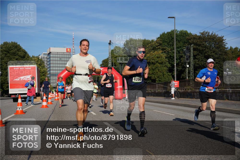 07.09.2025 - BARMER Alsterlauf Yannick Fuchs http://msf.ph/oto/8791898 07.09.2025 09:44:11 Laufen 216, 415, 2416, 8200, 2681 meine-sportfotos.de