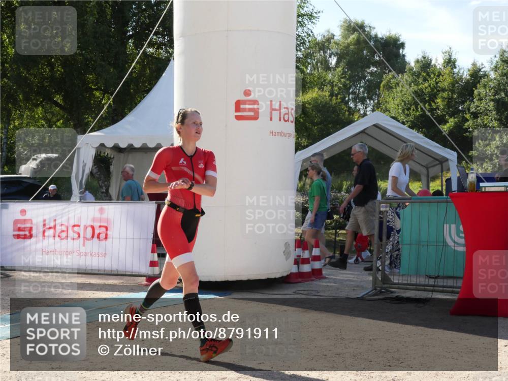 07.09.2025 - 19. Norderstedt Triathlon Zöllner http://msf.ph/oto/8791911 07.09.2025 16:10:31 Ziel 1404 meine-sportfotos.de
