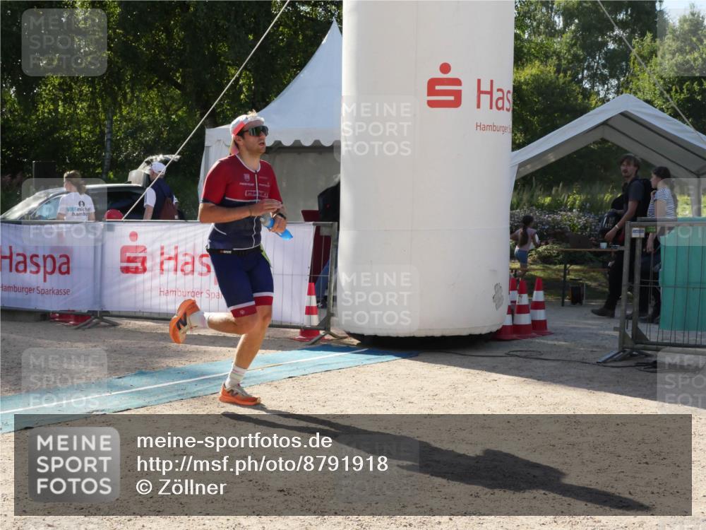 07.09.2025 - 19. Norderstedt Triathlon Zöllner http://msf.ph/oto/8791918 07.09.2025 16:10:47 Ziel 1496 meine-sportfotos.de