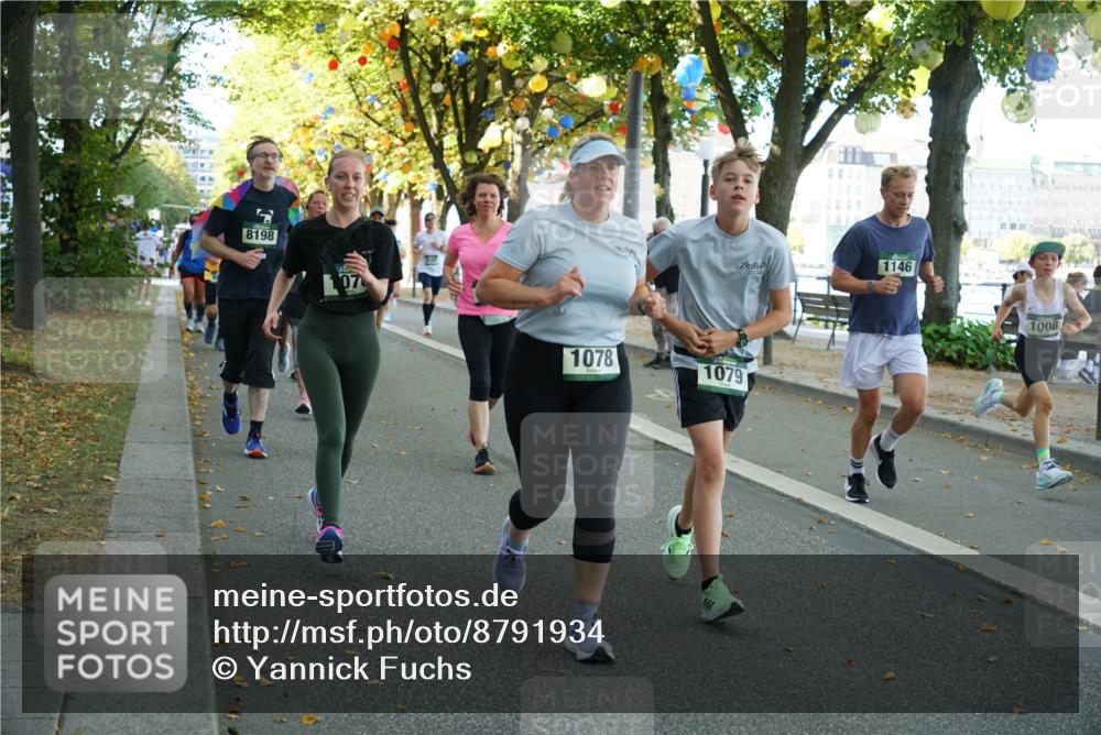 07.09.2025 - BARMER Alsterlauf Yannick Fuchs http://msf.ph/oto/8791934 07.09.2025 11:39:06 Laufen 8198, 1078, 1079, 1146, 1008 meine-sportfotos.de