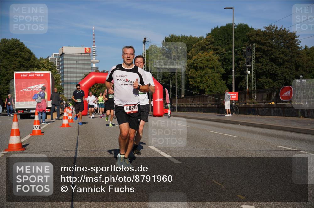07.09.2025 - BARMER Alsterlauf Yannick Fuchs http://msf.ph/oto/8791960 07.09.2025 09:42:11 Laufen 97, 5474, 5825 meine-sportfotos.de