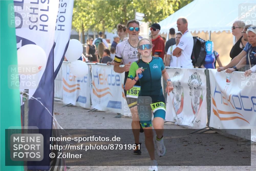07.09.2025 - 19. Norderstedt Triathlon Zöllner http://msf.ph/oto/8791961 07.09.2025 16:34:41 Ziel 1080, 1587, 1590 meine-sportfotos.de