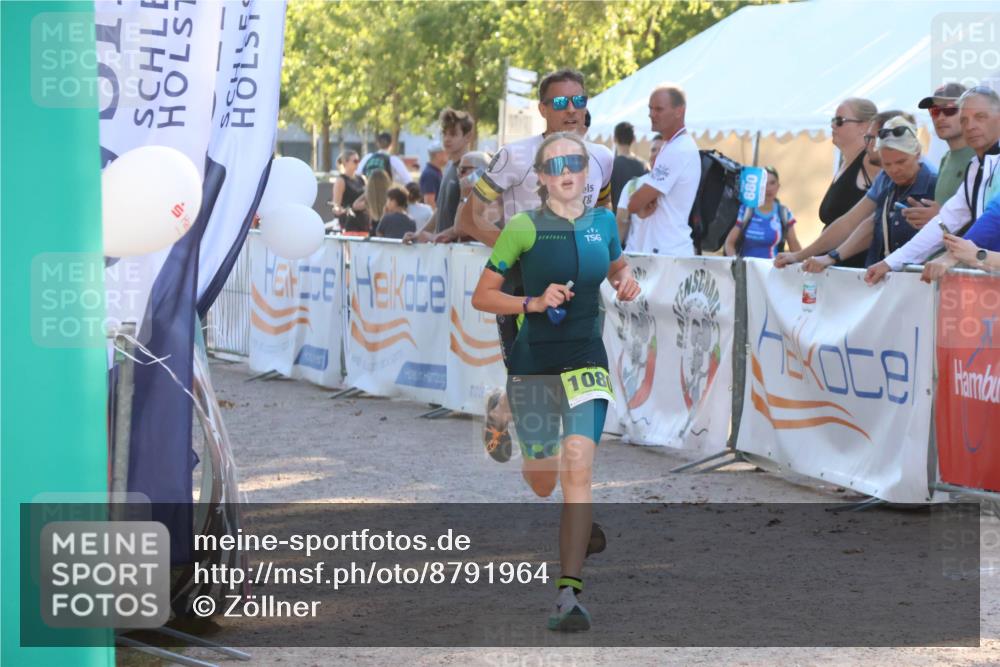 07.09.2025 - 19. Norderstedt Triathlon Zöllner http://msf.ph/oto/8791964 07.09.2025 16:34:41 Ziel 1080, 1587, 1590 meine-sportfotos.de