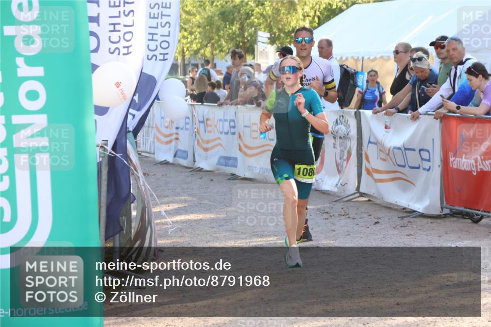 07.09.2025 - 19. Norderstedt Triathlon Zöllner http://msf.ph/oto/8791968 07.09.2025 16:34:41 Ziel 1080, 1587, 1590 meine-sportfotos.de