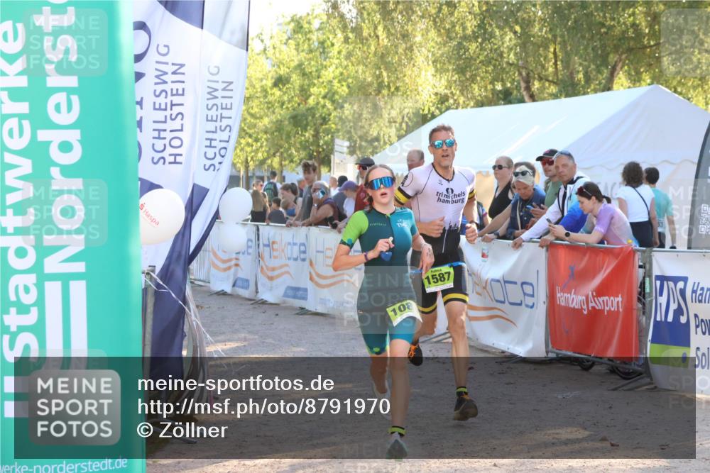 07.09.2025 - 19. Norderstedt Triathlon Zöllner http://msf.ph/oto/8791970 07.09.2025 16:34:42 Ziel 1080, 1587, 1590 meine-sportfotos.de
