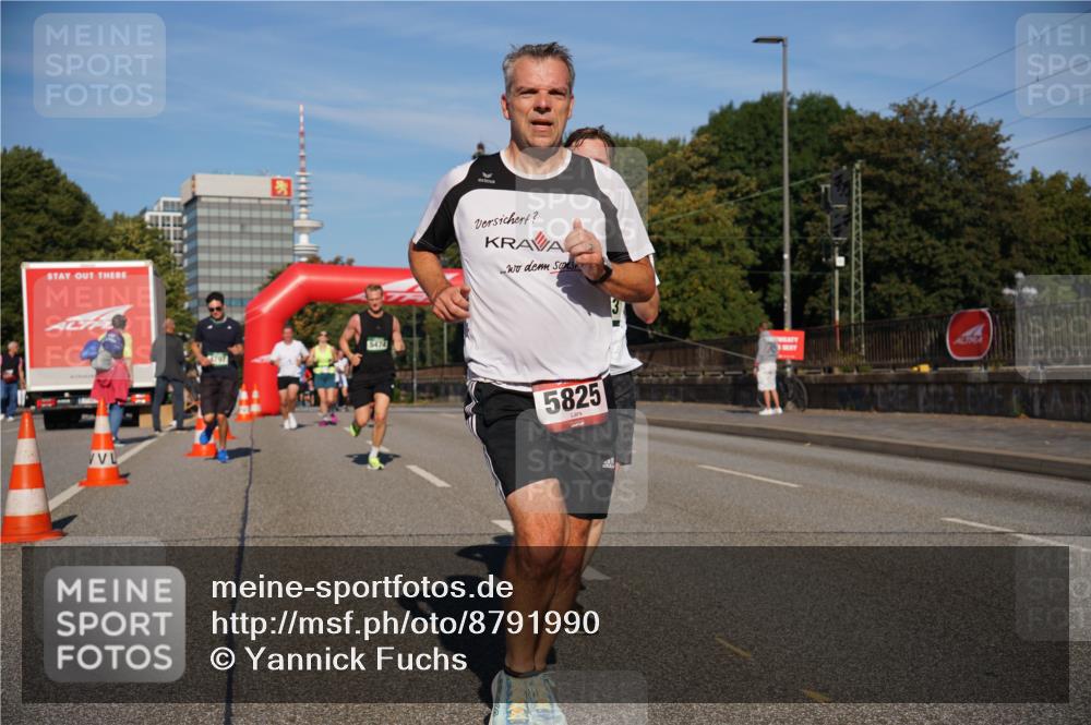 07.09.2025 - BARMER Alsterlauf Yannick Fuchs http://msf.ph/oto/8791990 07.09.2025 09:42:12 Laufen 5825 meine-sportfotos.de