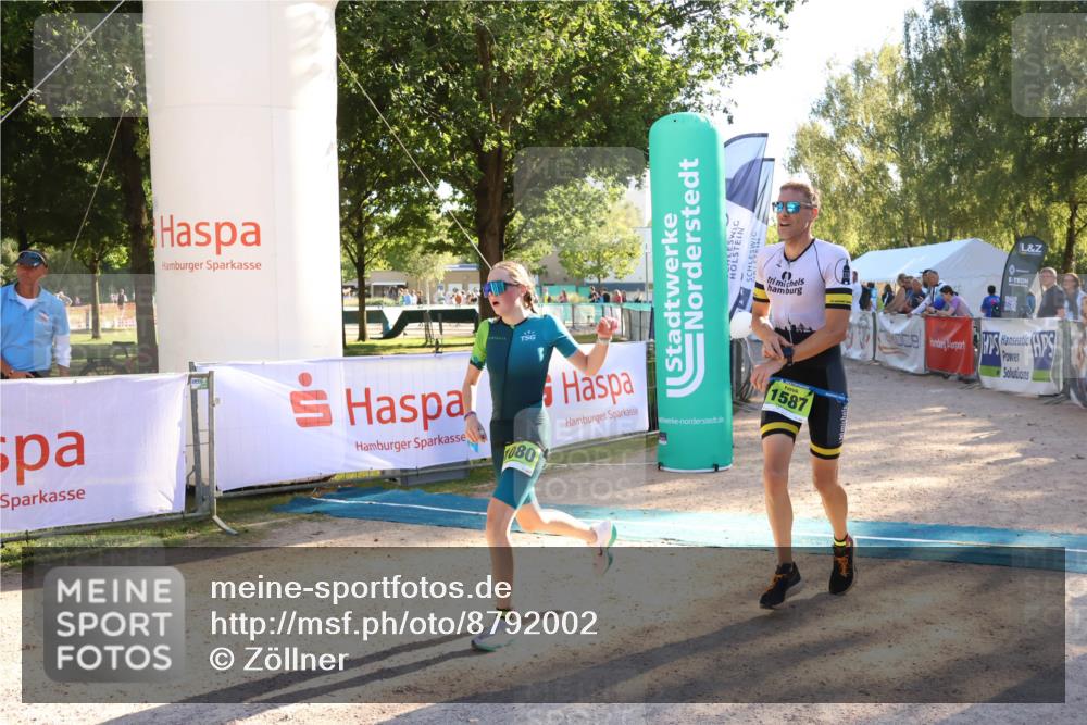 07.09.2025 - 19. Norderstedt Triathlon Zöllner http://msf.ph/oto/8792002 07.09.2025 16:34:44 Ziel 1080, 1587, 1590 meine-sportfotos.de