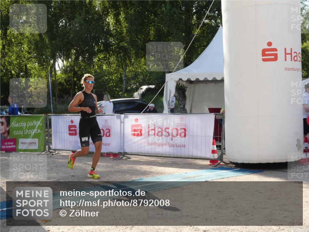 07.09.2025 - 19. Norderstedt Triathlon Zöllner http://msf.ph/oto/8792008 07.09.2025 16:13:56 Ziel 469, 1503 meine-sportfotos.de