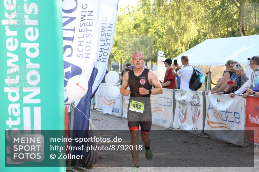 07.09.2025 - 19. Norderstedt Triathlon Zöllner http://msf.ph/oto/8792018 07.09.2025 16:35:09 Ziel 492 meine-sportfotos.de