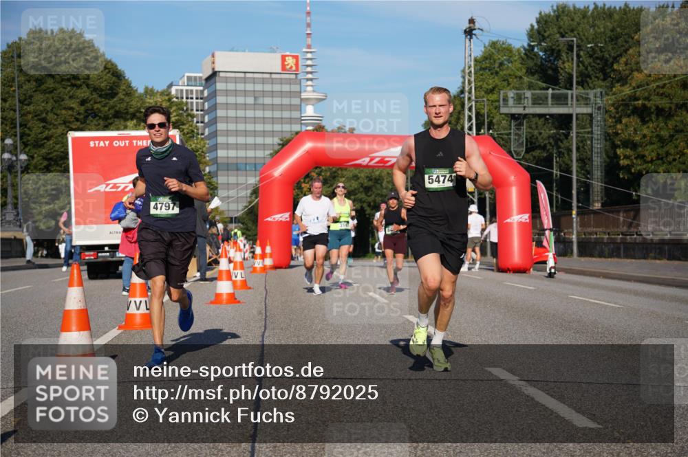 07.09.2025 - BARMER Alsterlauf Yannick Fuchs http://msf.ph/oto/8792025 07.09.2025 09:42:13 Laufen 4797, 5474 meine-sportfotos.de