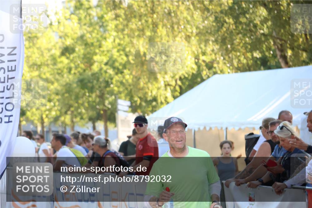 07.09.2025 - 19. Norderstedt Triathlon Zöllner http://msf.ph/oto/8792032 07.09.2025 16:35:17 Ziel 492, 905 meine-sportfotos.de