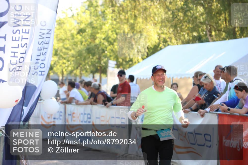 07.09.2025 - 19. Norderstedt Triathlon Zöllner http://msf.ph/oto/8792034 07.09.2025 16:35:18 Ziel 492, 905 meine-sportfotos.de