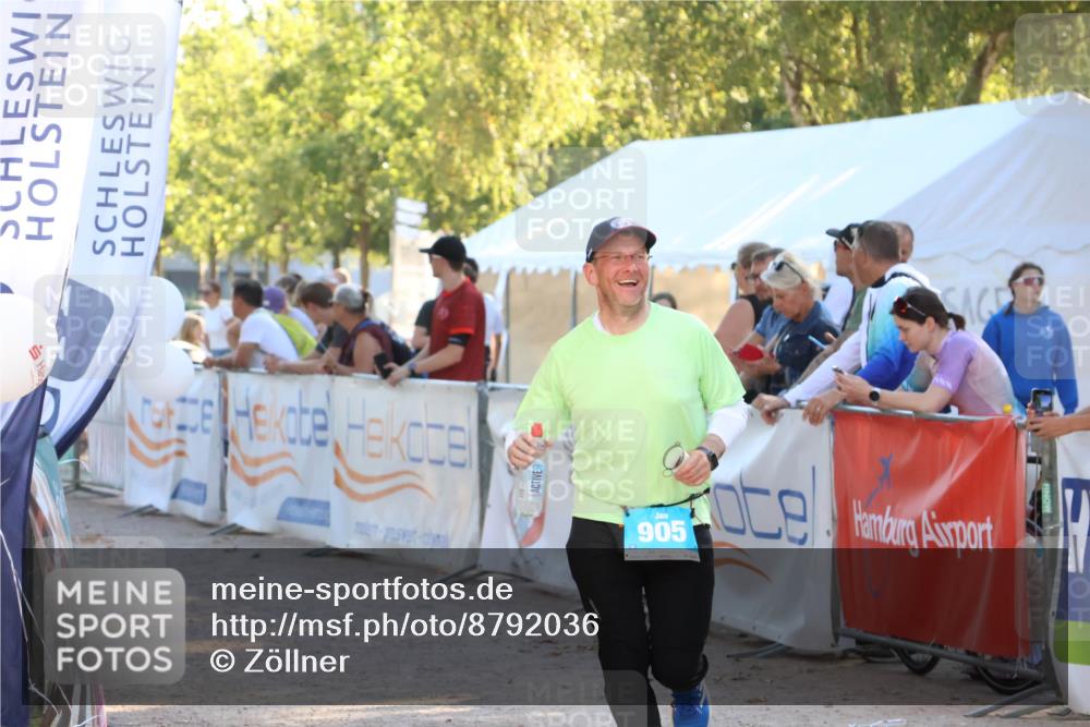 07.09.2025 - 19. Norderstedt Triathlon Zöllner http://msf.ph/oto/8792036 07.09.2025 16:35:18 Ziel 492, 905 meine-sportfotos.de