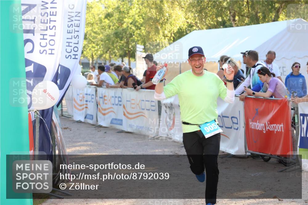 07.09.2025 - 19. Norderstedt Triathlon Zöllner http://msf.ph/oto/8792039 07.09.2025 16:35:19 Ziel 905 meine-sportfotos.de