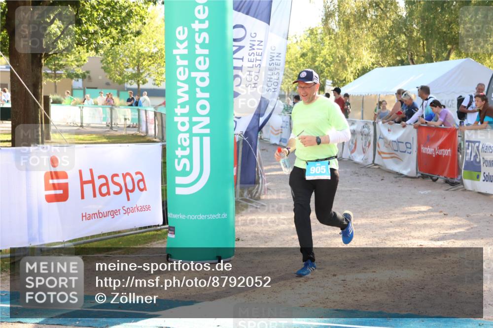 07.09.2025 - 19. Norderstedt Triathlon Zöllner http://msf.ph/oto/8792052 07.09.2025 16:35:20 Ziel 905, 1570 meine-sportfotos.de