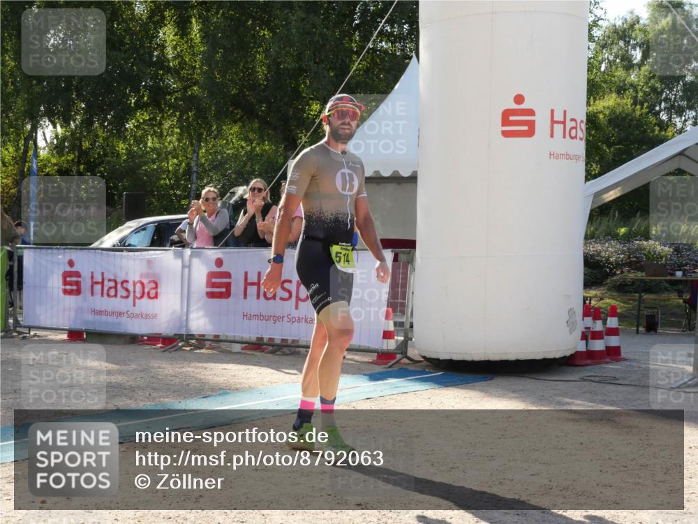 07.09.2025 - 19. Norderstedt Triathlon Zöllner http://msf.ph/oto/8792063 07.09.2025 16:17:10 Ziel 444, 514 meine-sportfotos.de