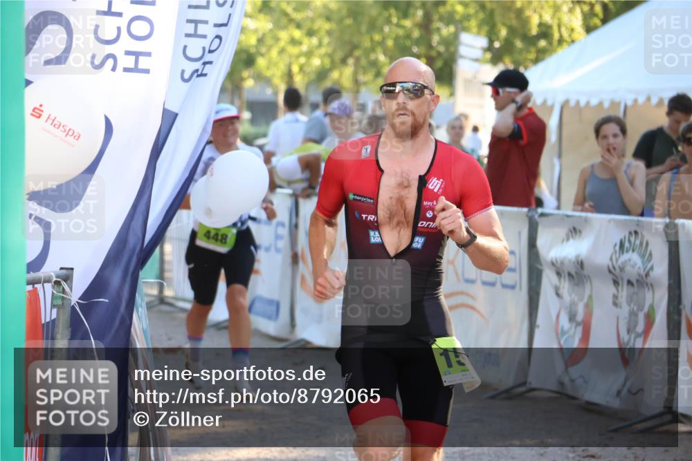 07.09.2025 - 19. Norderstedt Triathlon Zöllner http://msf.ph/oto/8792065 07.09.2025 16:35:23 Ziel 905, 1570 meine-sportfotos.de