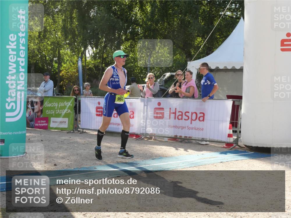 07.09.2025 - 19. Norderstedt Triathlon Zöllner http://msf.ph/oto/8792086 07.09.2025 16:17:20 Ziel 444, 967 meine-sportfotos.de